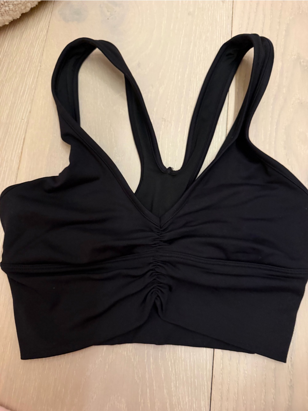All Black Women's High-Waist Ruched sports bra
